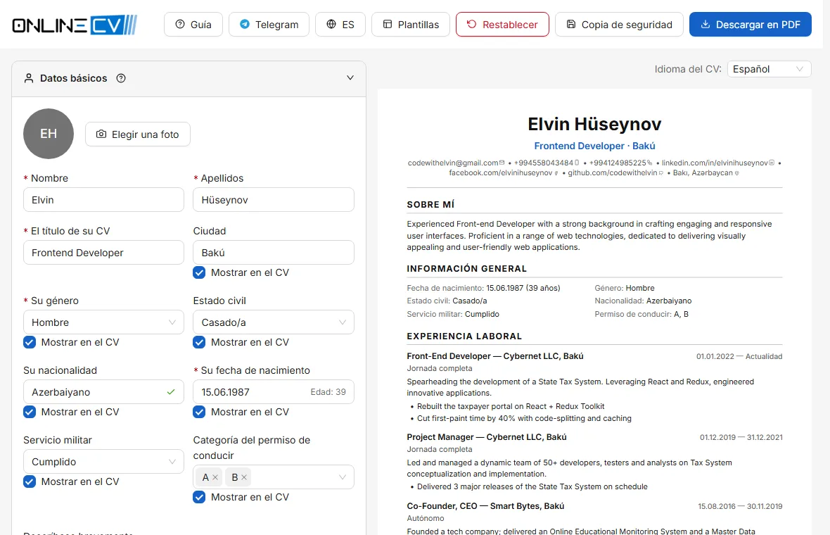 La pantalla principal: rellena el formulario a la izquierda y el CV terminado aparece a la derecha.