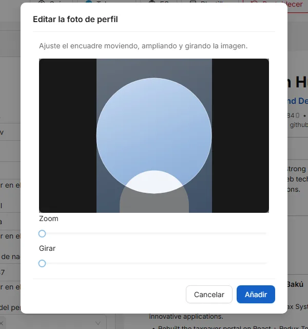 Encuadrar la foto: arrastre, amplíe y gire hasta que el círculo muestre lo que quiere.